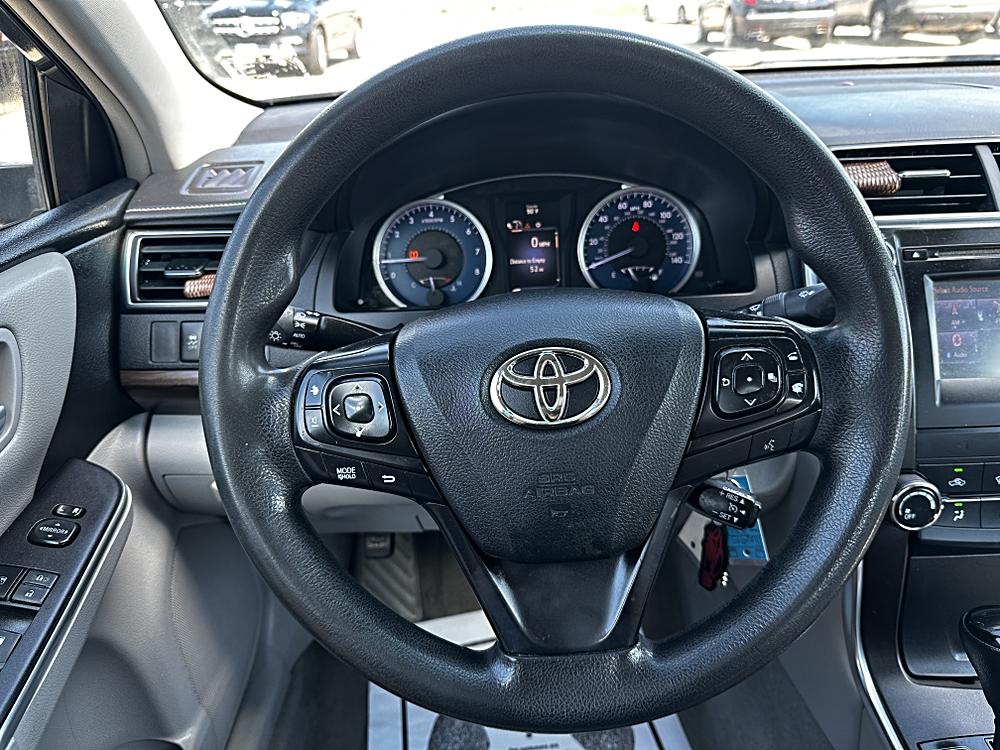 2017 Toyota Camry LE - Photo 40
