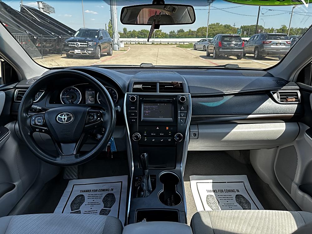 2017 Toyota Camry LE - Photo 33