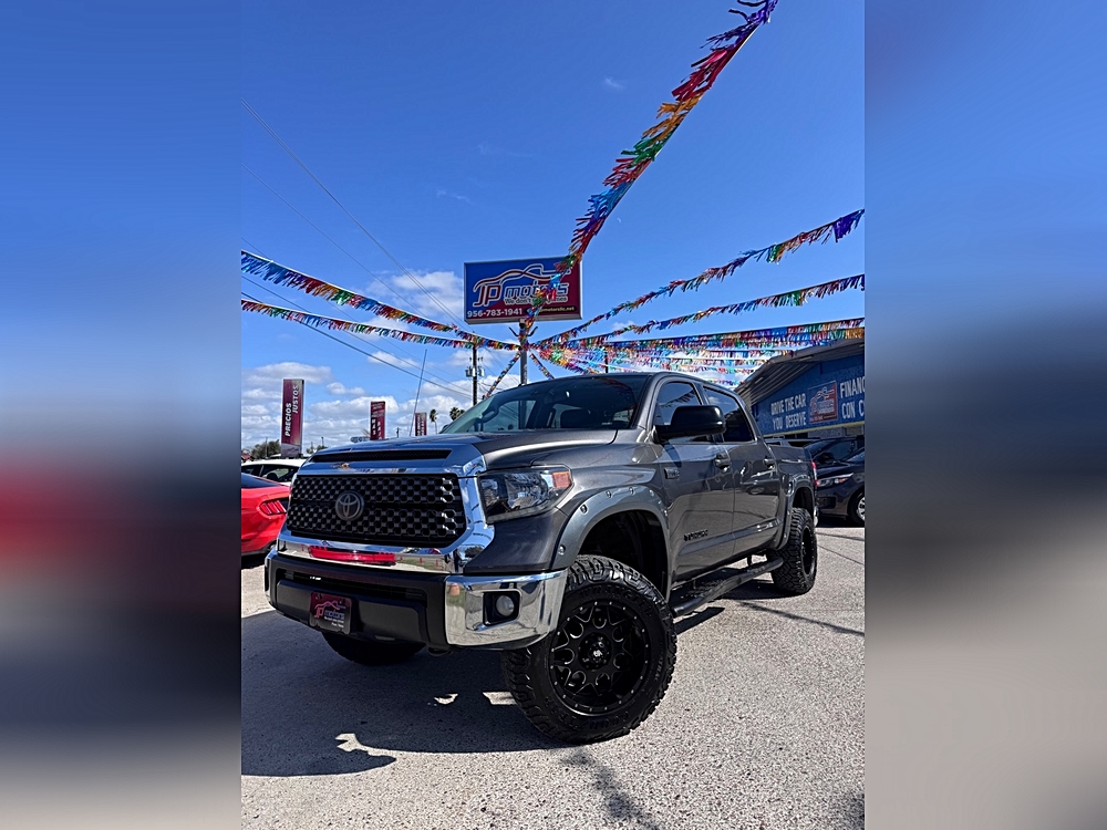2018 Toyota Tundra SR5's photo