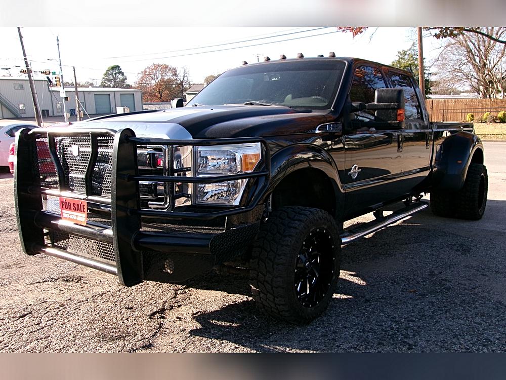 2016 Ford F-350 Super Duty Lariat's photo