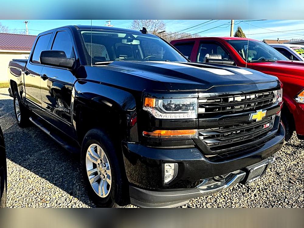 2017 Chevrolet Silverado LT's photo