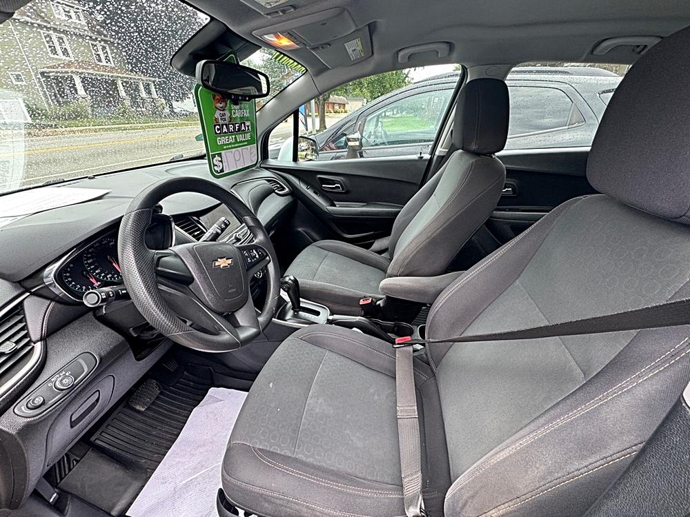 2020 Chevrolet Trax LS - Photo 6