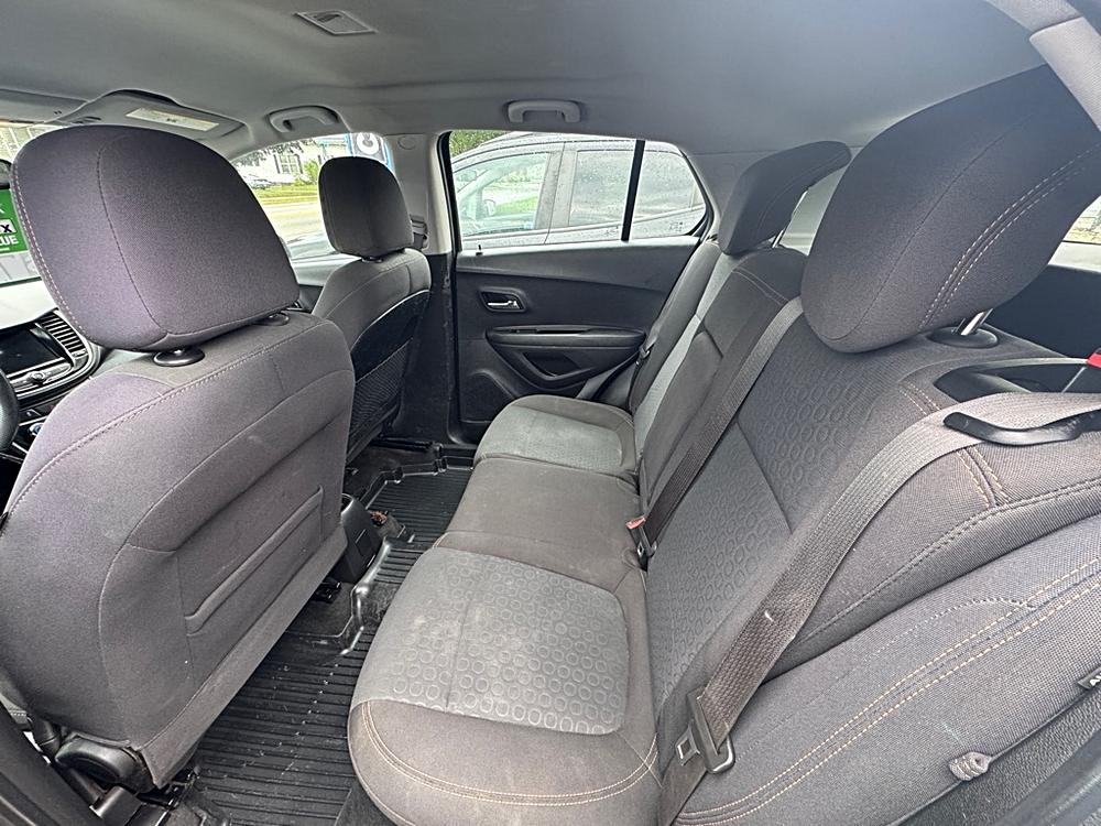 2020 Chevrolet Trax LS - Photo 9
