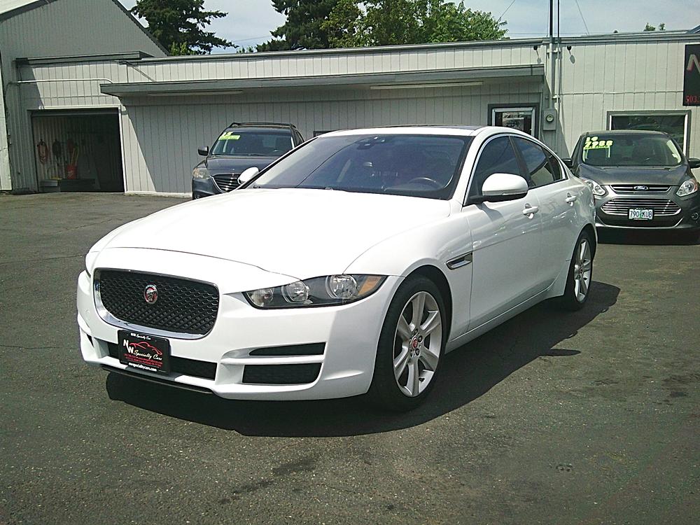 2017 Jaguar XE 25t Premium's photo