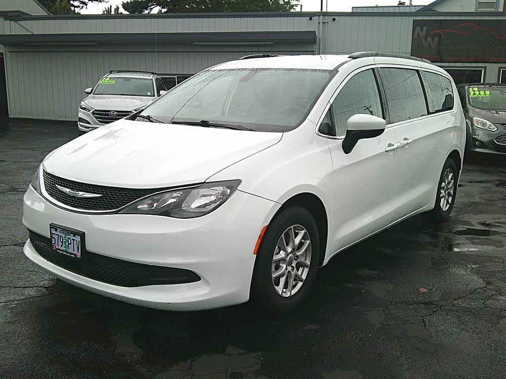 2021 Chrysler Voyager