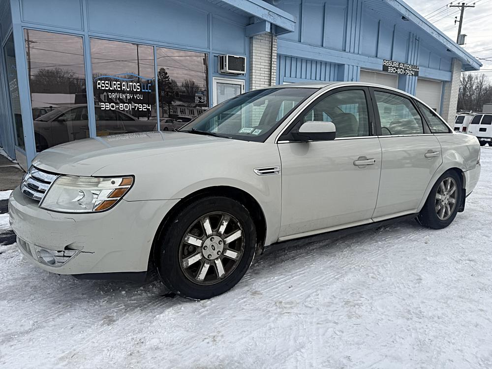 2008 Ford Taurus SEL's photo