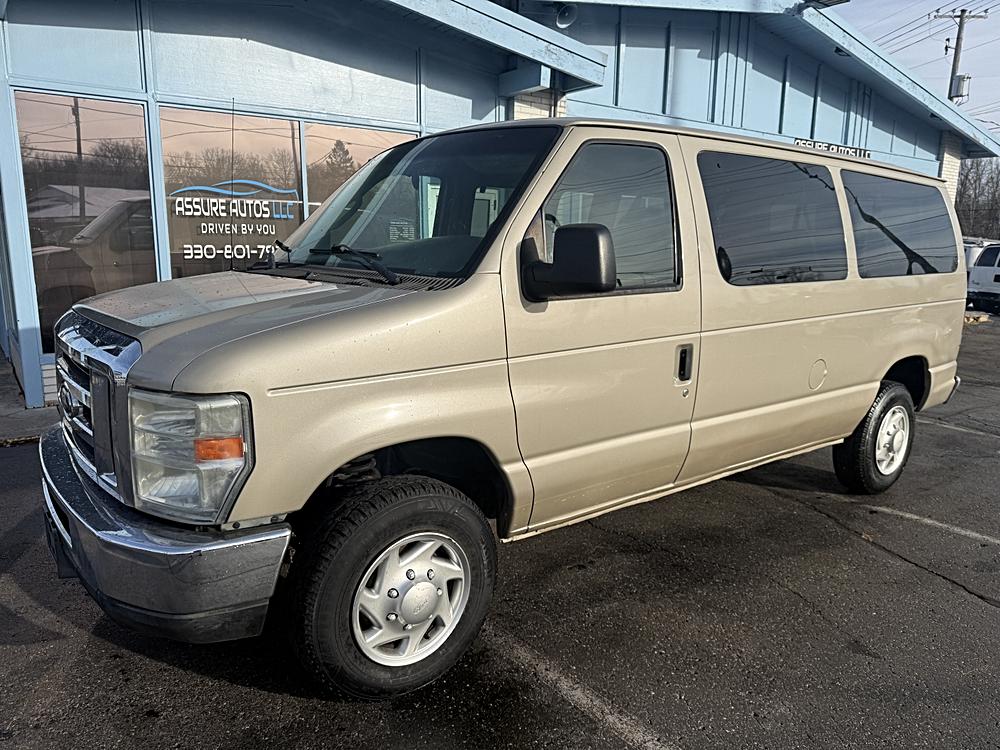 2008 Ford E-Series Econoline Wagon XL's photo