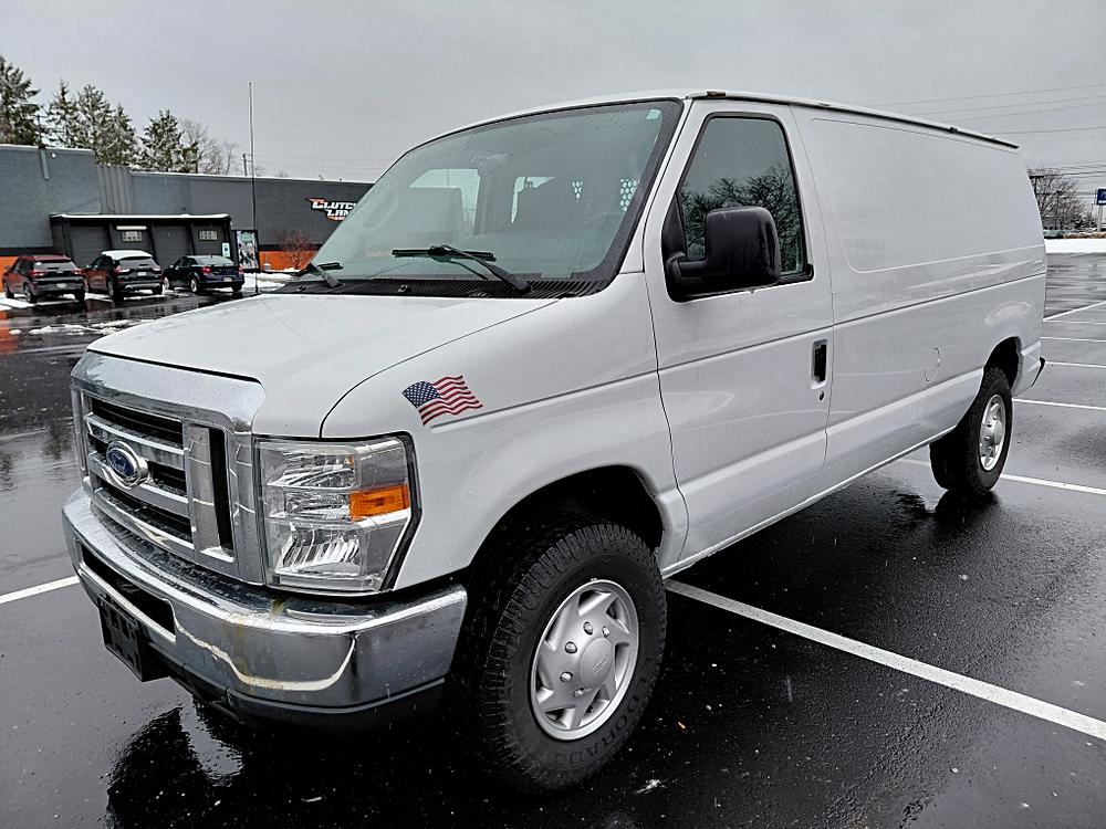 2013 Ford E-Series Econoline Van Commercial's photo