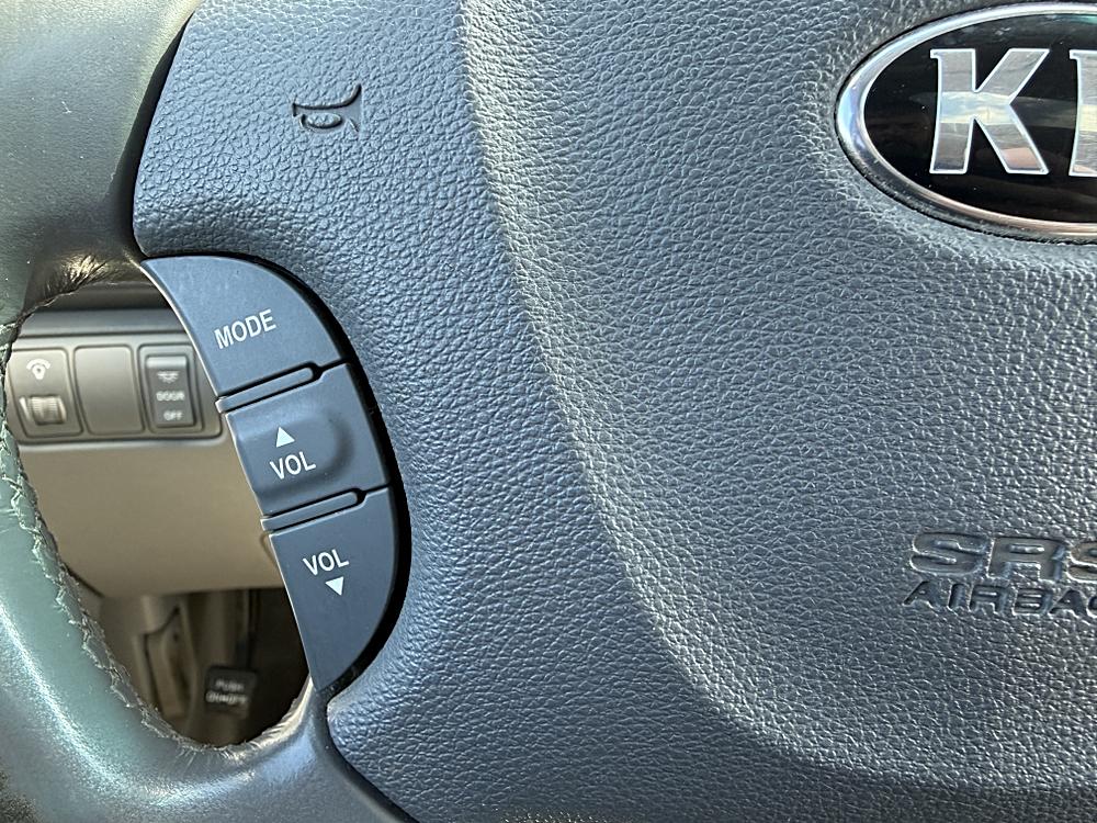2014 Kia Sedona EX - Photo 24