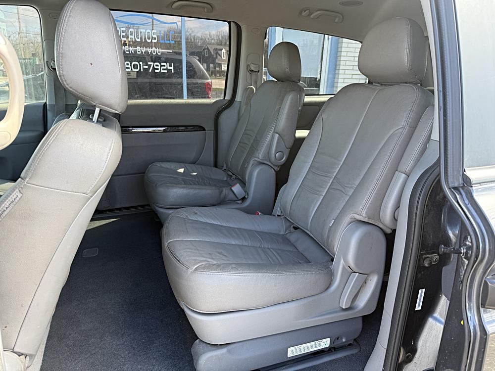 2014 Kia Sedona EX - Photo 15