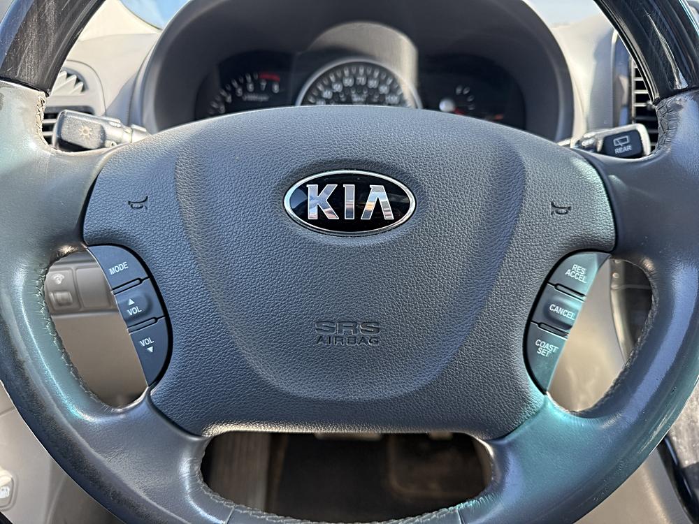 2014 Kia Sedona EX - Photo 23