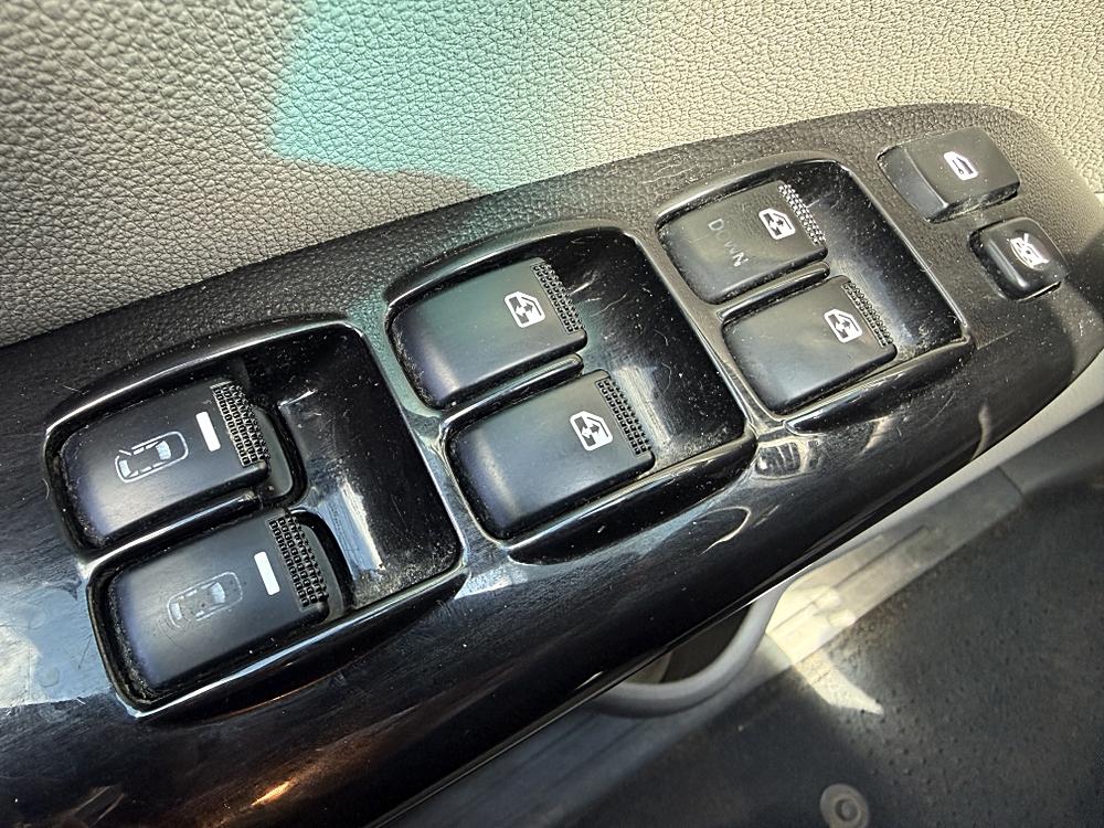 2014 Kia Sedona EX - Photo 31