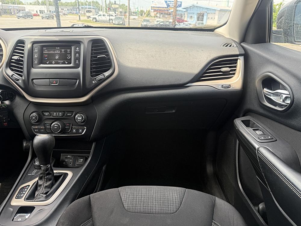 2015 Jeep Cherokee Latitude - Photo 22