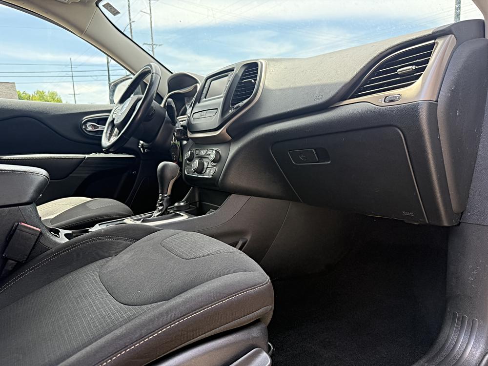 2015 Jeep Cherokee Latitude - Photo 16