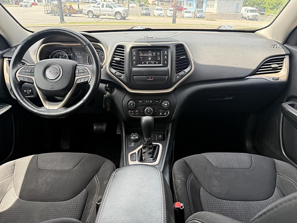 2015 Jeep Cherokee Latitude - Photo 19