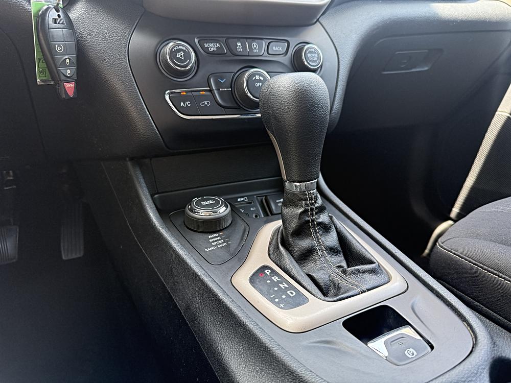2015 Jeep Cherokee Latitude - Photo 30