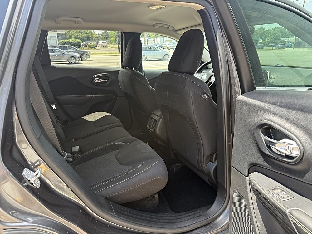 2015 Jeep Cherokee Latitude - Photo 18