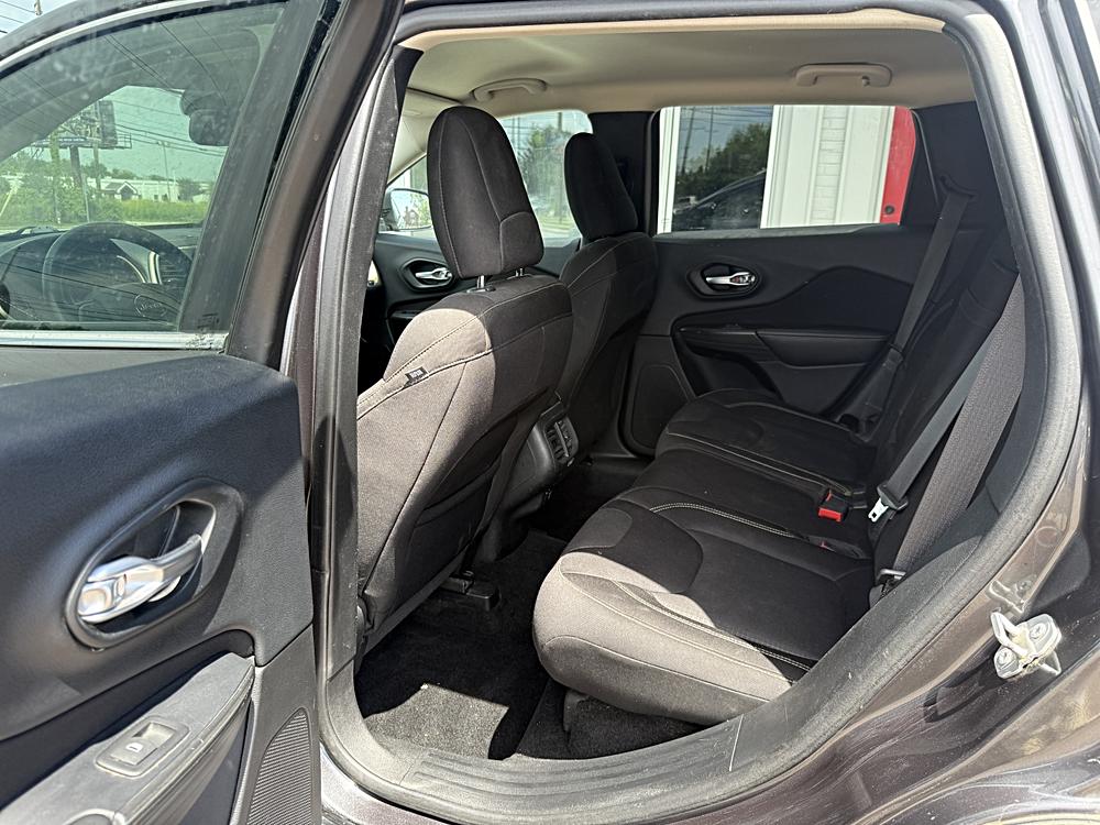 2015 Jeep Cherokee Latitude - Photo 17
