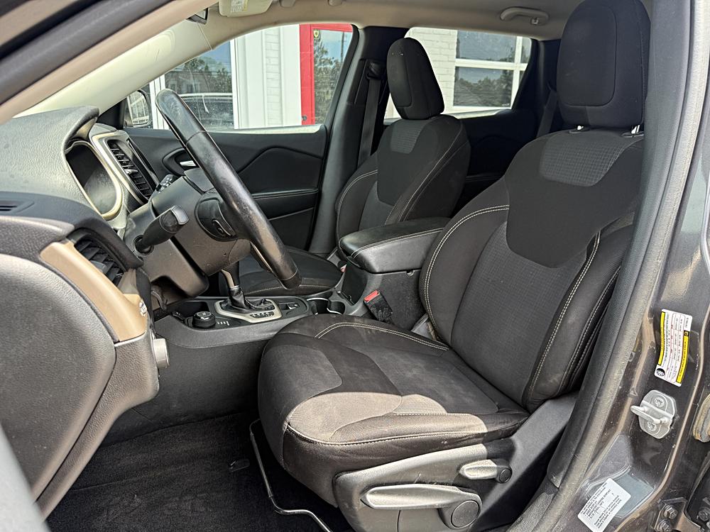2015 Jeep Cherokee Latitude - Photo 13
