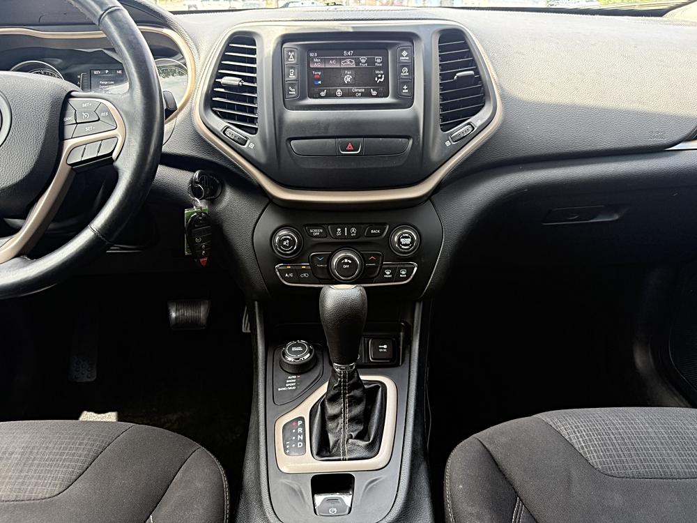 2015 Jeep Cherokee Latitude - Photo 21