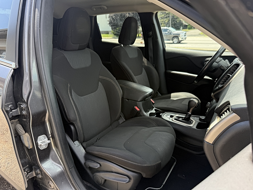 2015 Jeep Cherokee Latitude - Photo 14