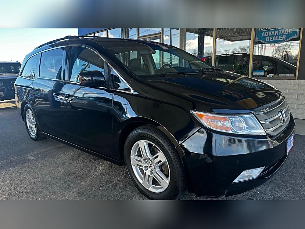 2013 Honda Odyssey Touring's photo