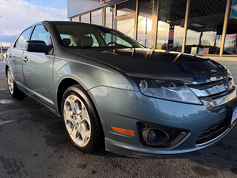 2011 Ford Fusion SE's photo