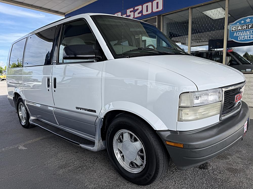 2000 GMC Safari SL AWD's photo