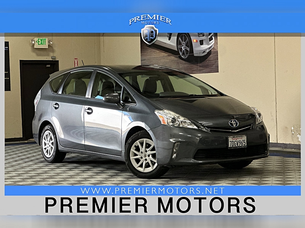 2014 Toyota Prius v's photo