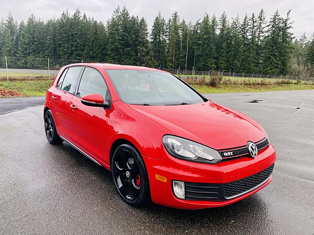2011 Volkswagen GTI Sunroof's photo