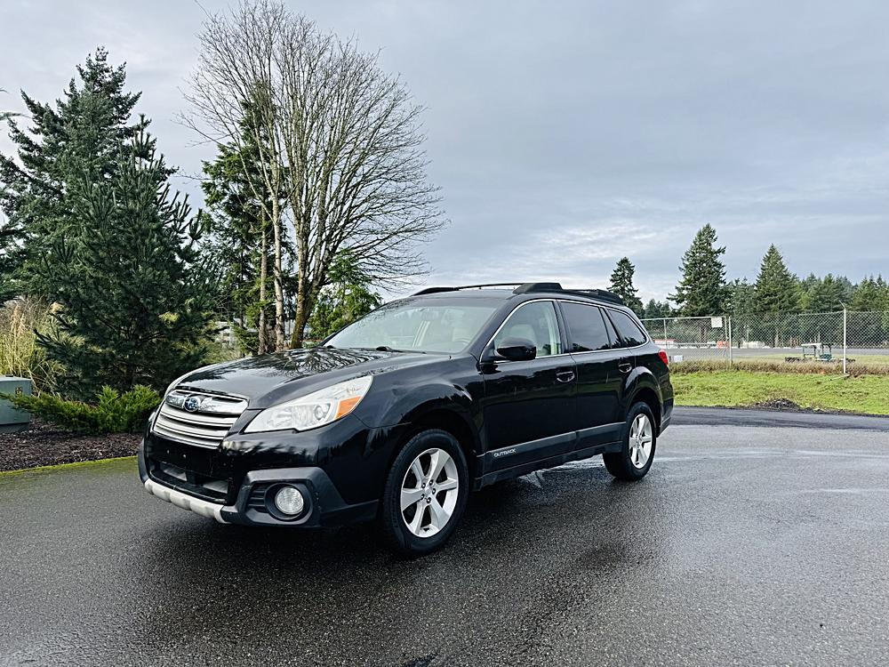 2013 Subaru Outback Limited's photo