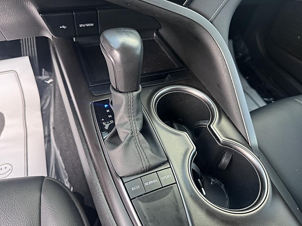 2022 Toyota Camry LE - Photo 31