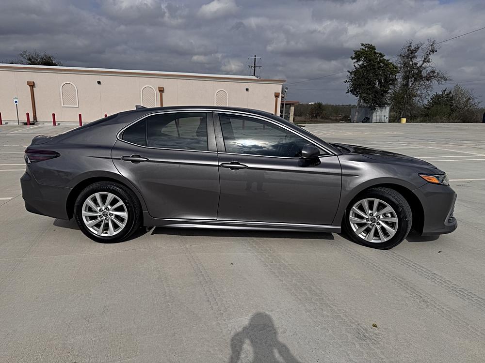 2022 Toyota Camry LE - Photo 36