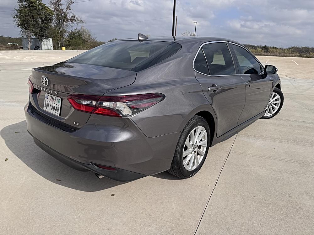 2022 Toyota Camry LE - Photo 37