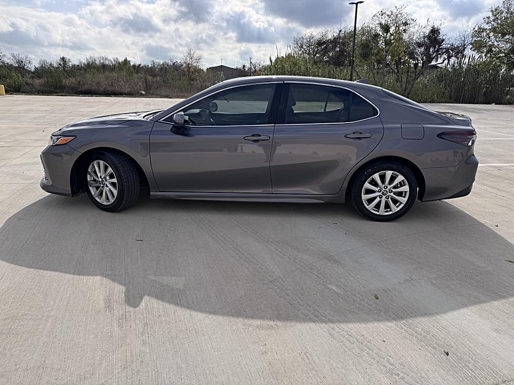 2022 Toyota Camry LE - Photo 39