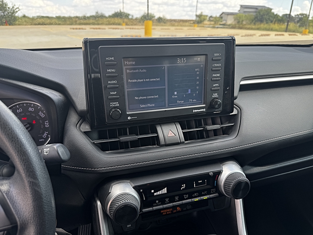 2019 Toyota RAV4 LE - Photo 37
