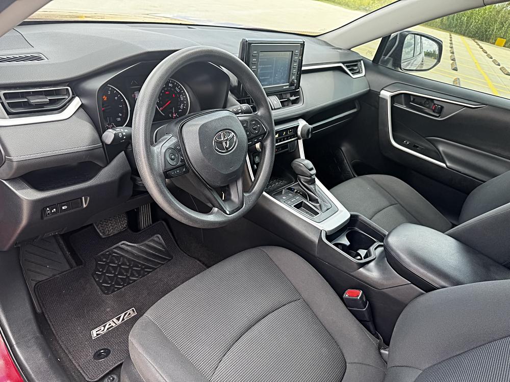 2019 Toyota RAV4 LE - Photo 35