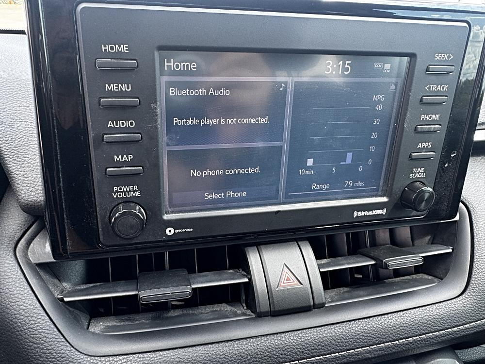 2019 Toyota RAV4 LE - Photo 38