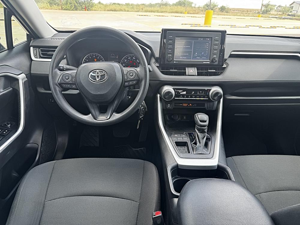 2019 Toyota RAV4 LE - Photo 34