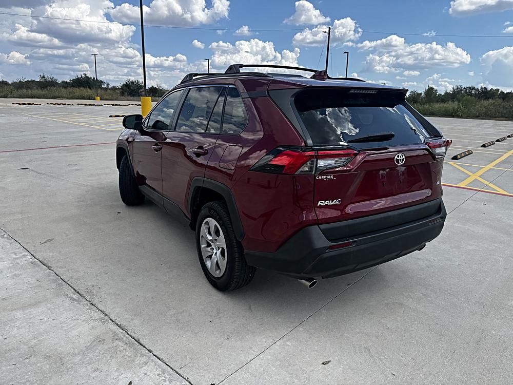 2019 Toyota RAV4 LE - Photo 27