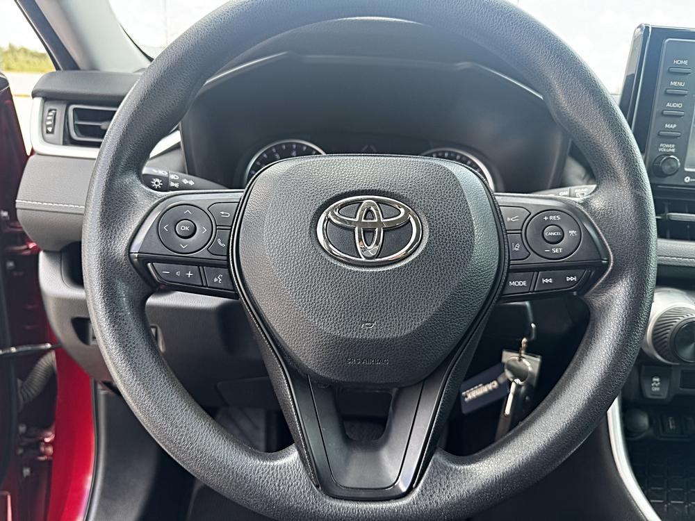 2019 Toyota RAV4 LE - Photo 36