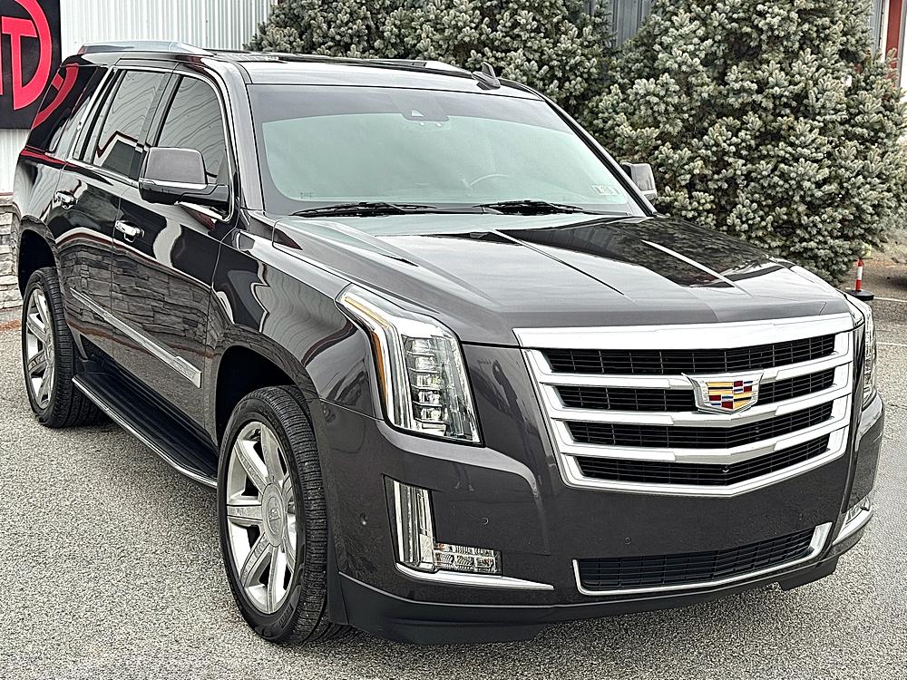 2017 Cadillac Escalade Luxury's photo