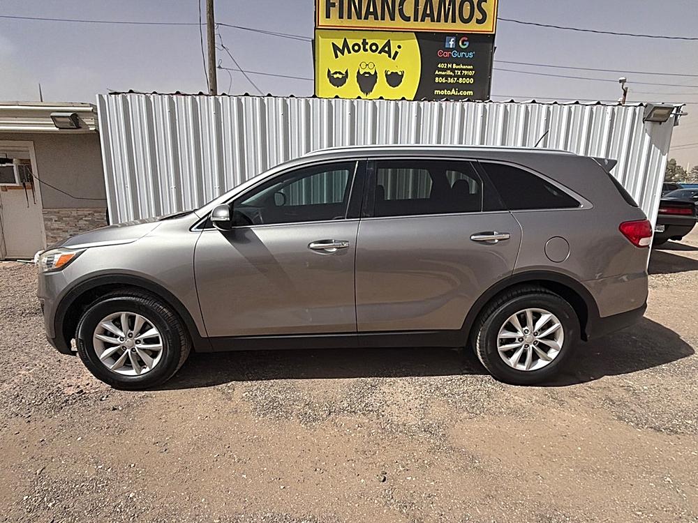 2017 Kia Sorento LX AT's photo