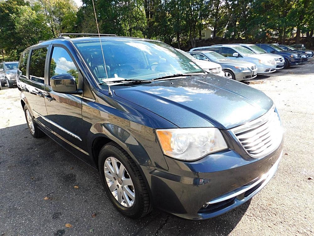 2014 Chrysler Town and Country Touring 4dr Mini Van