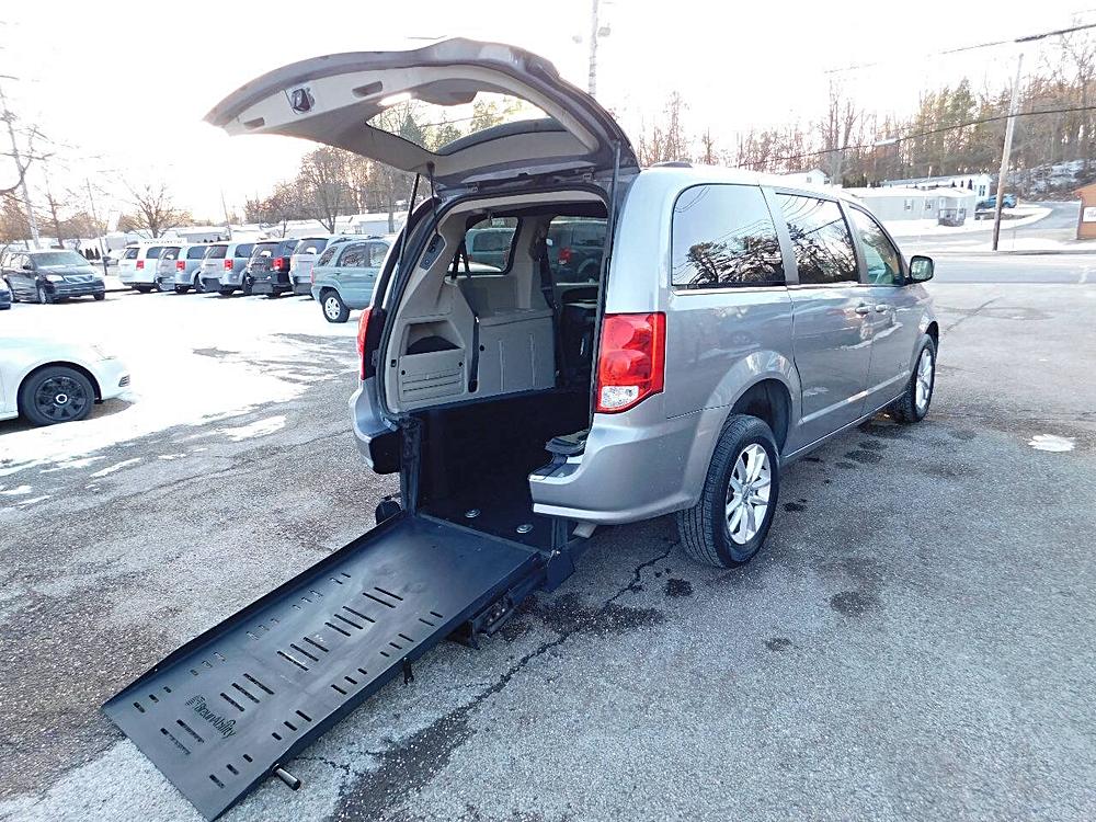2020 Dodge Grand Caravan SXT 4dr Mini Van