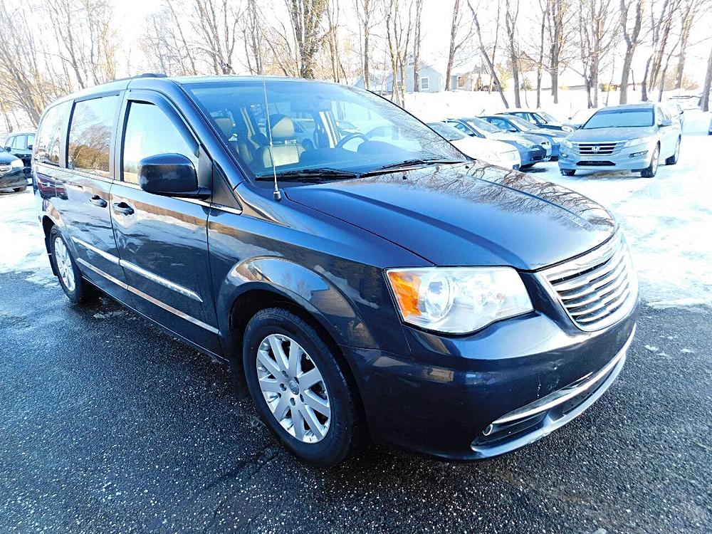 2014 Chrysler Town and Country Touring 4dr Mini Van