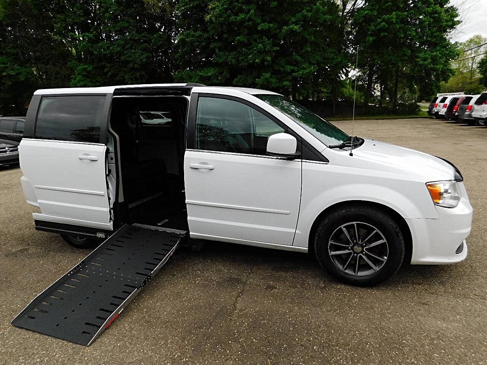 2017 Dodge Grand Caravan SXT 4dr Mini Van