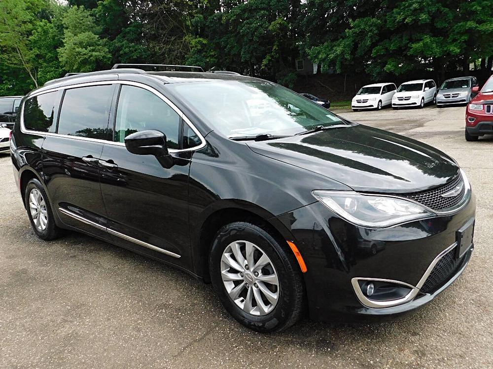 2017 Chrysler Pacifica Touring L 4dr Mini Van