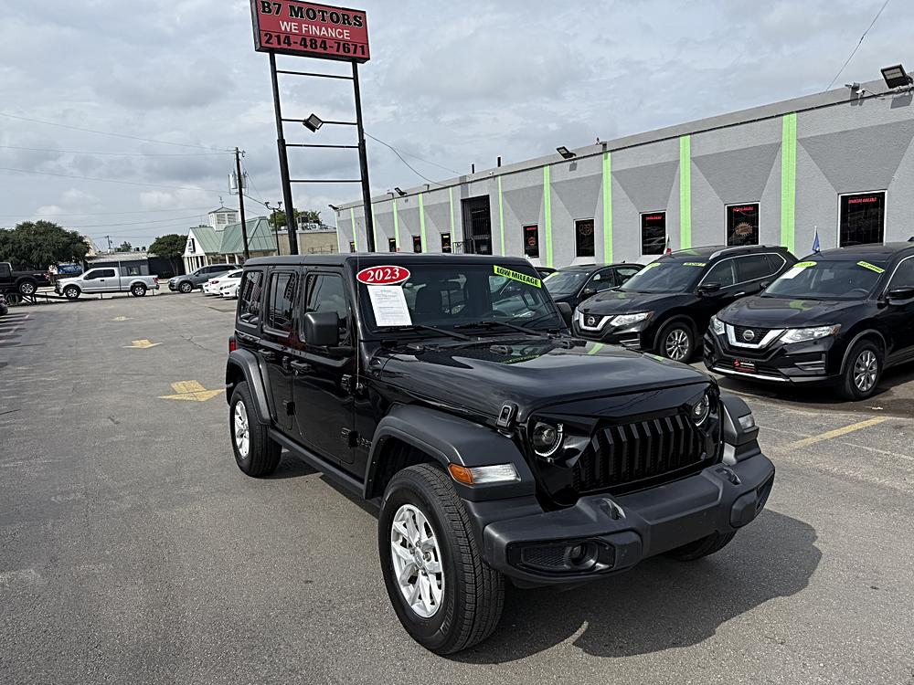 2023 Jeep Wrangler Sport S's photo