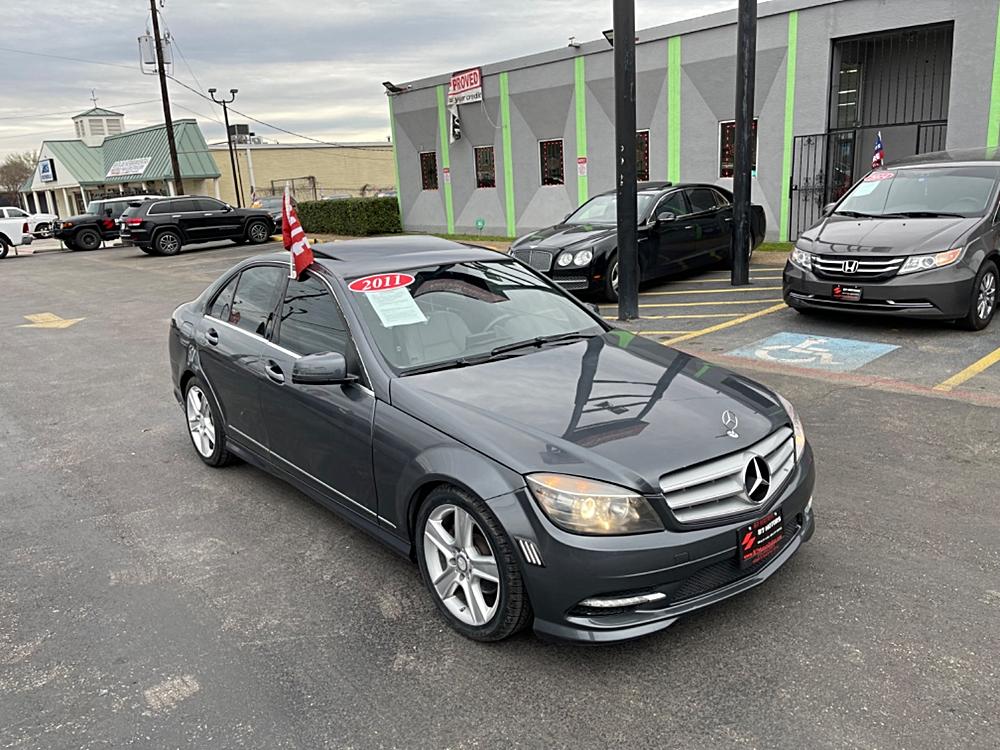 2011 Mercedes-Benz C-Class C300 Luxury's photo